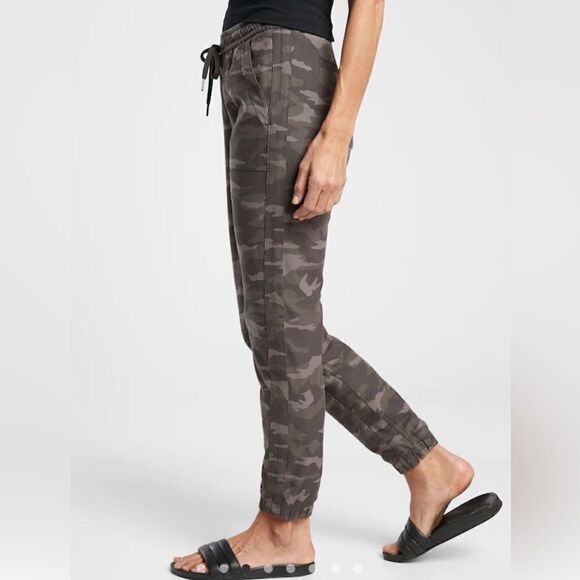 Athleta Camo Farallon Jogger - Picture 3 of 16